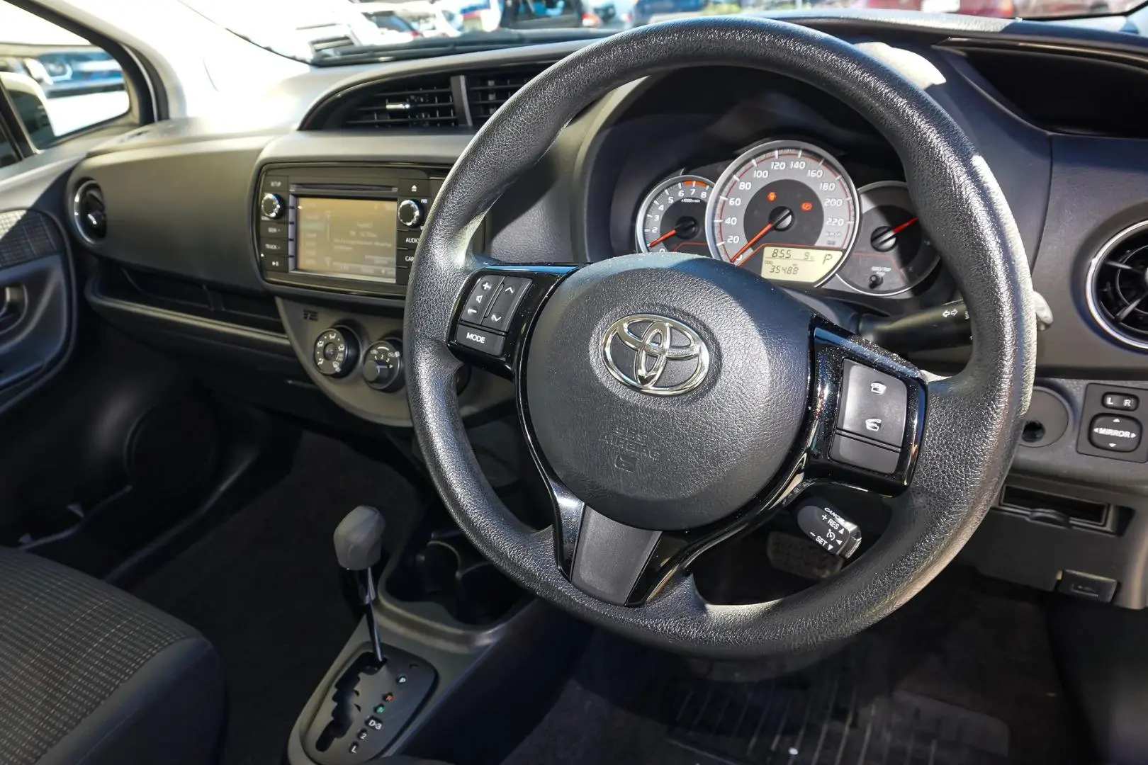 2019 Toyota Yaris Gallery Image 7