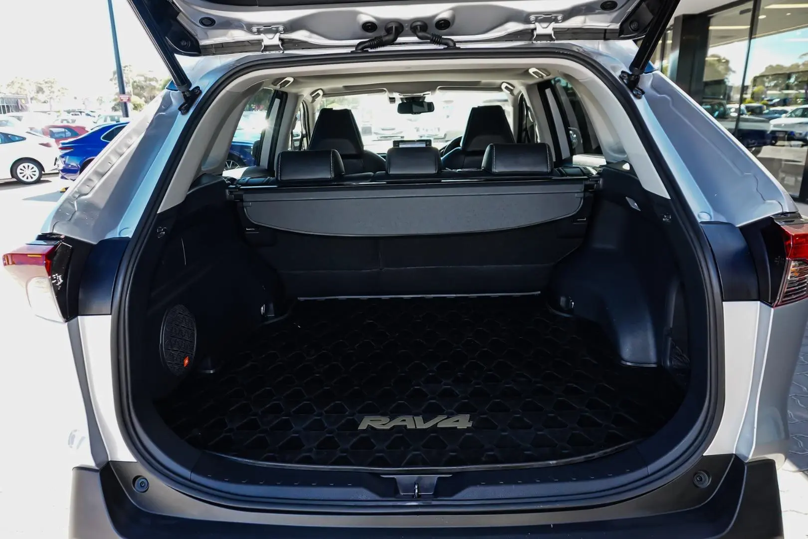 2020 Toyota RAV4 Gallery Image 10