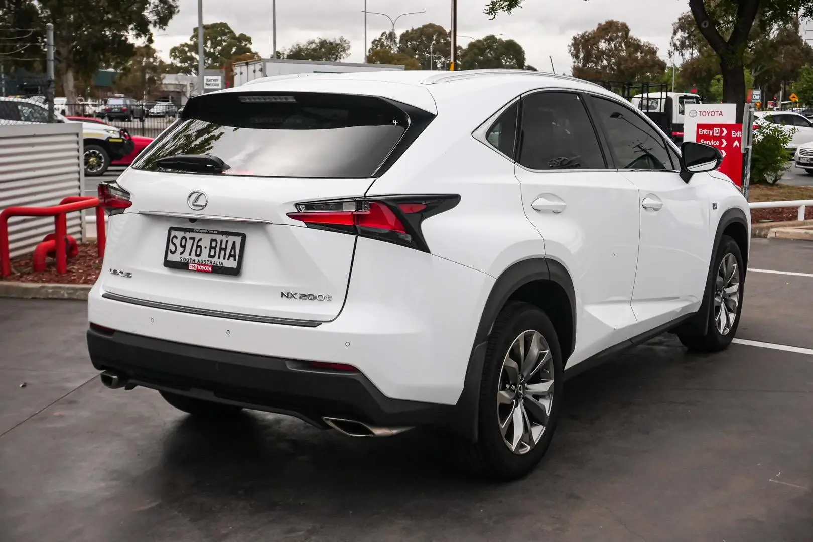 2015 Lexus NX Gallery Image 2
