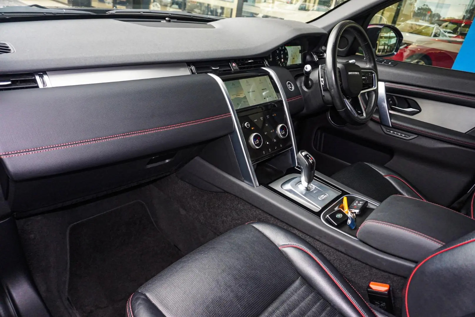 2021 Land Rover Discovery Sport Gallery Image 10
