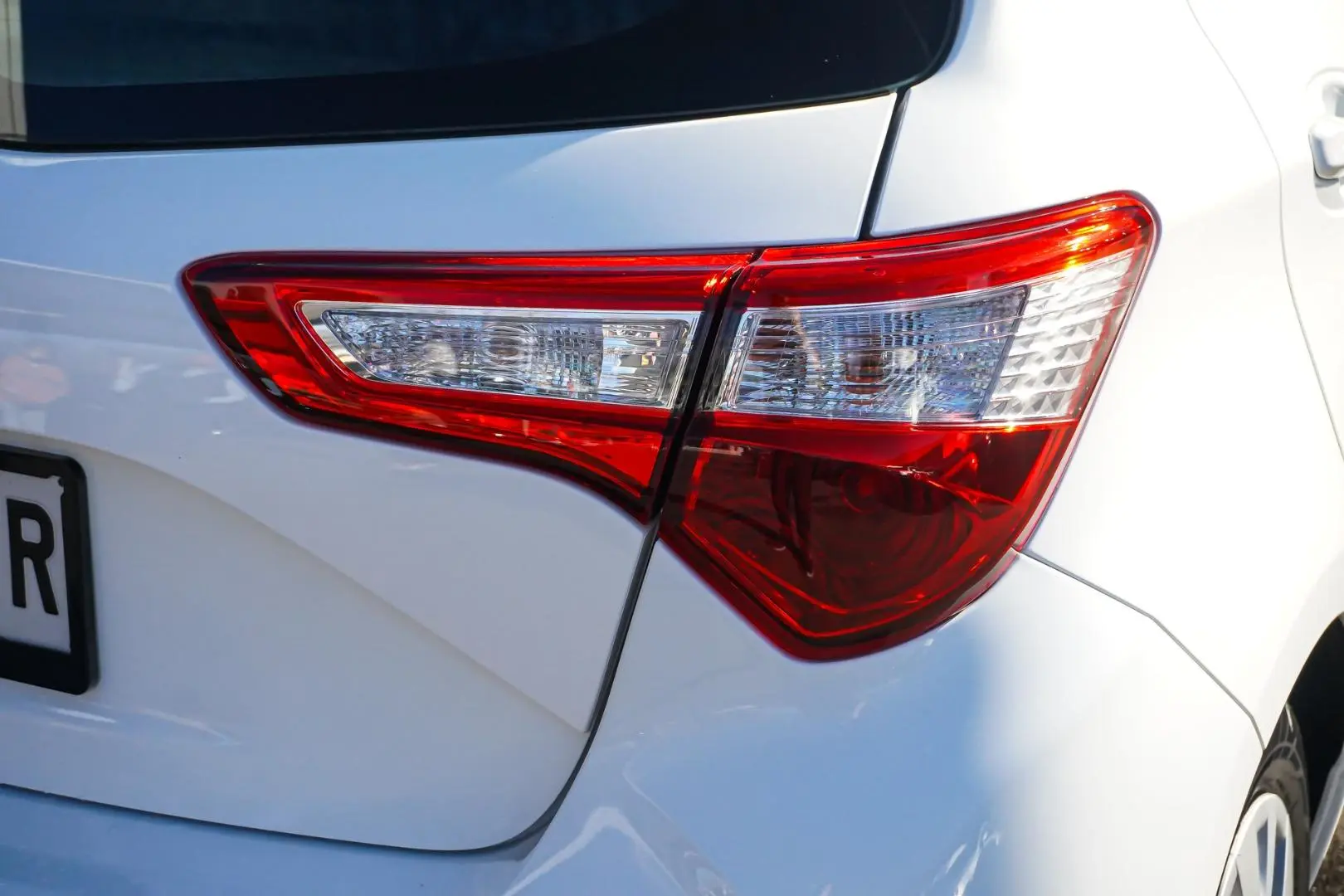 2019 Toyota Yaris Gallery Image 14