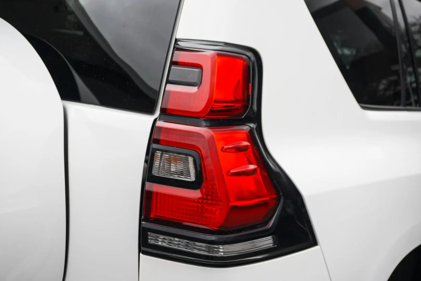 2021 Toyota Landcruiser Prado Gallery Image 13