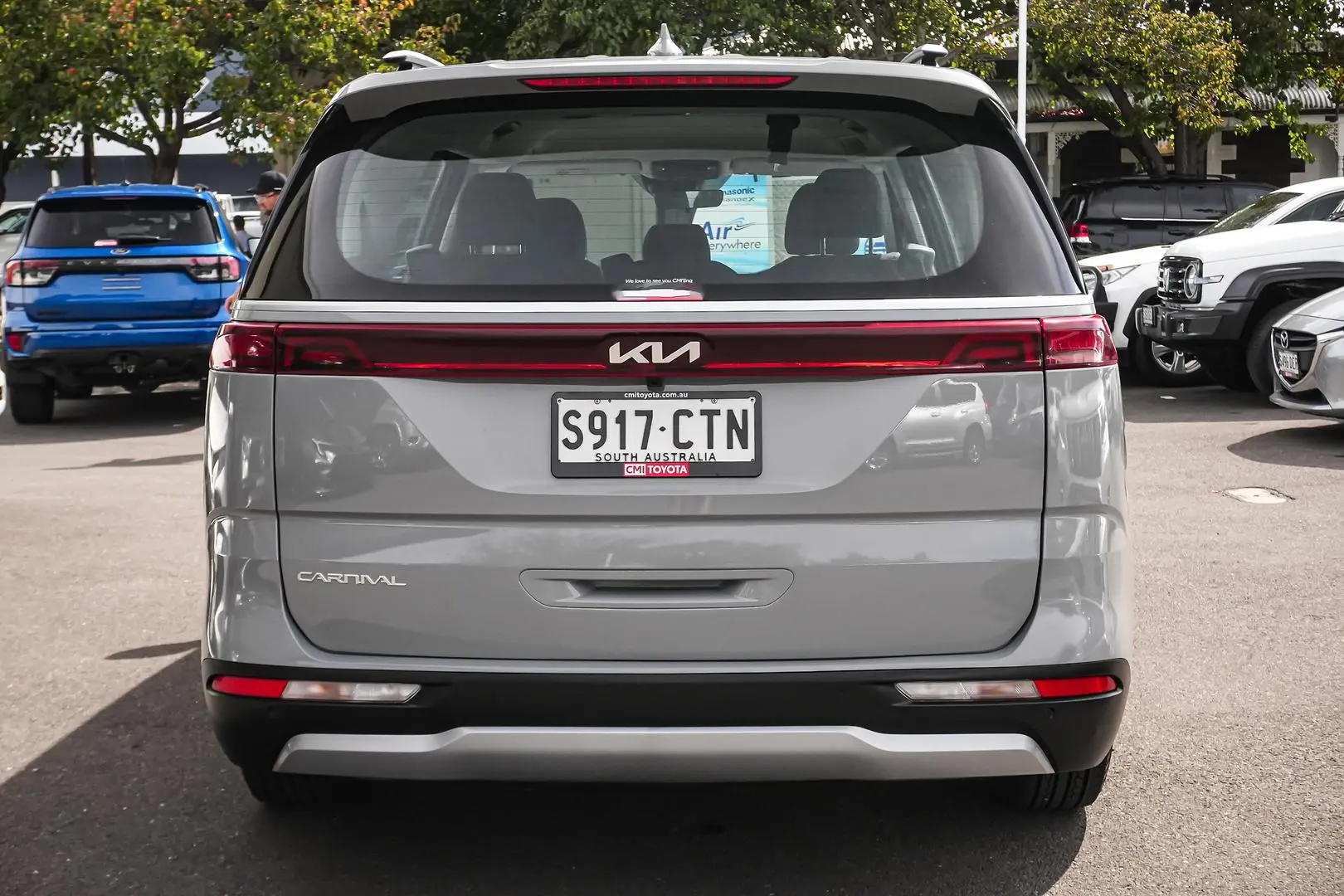 2022 Kia Carnival Gallery Image 6