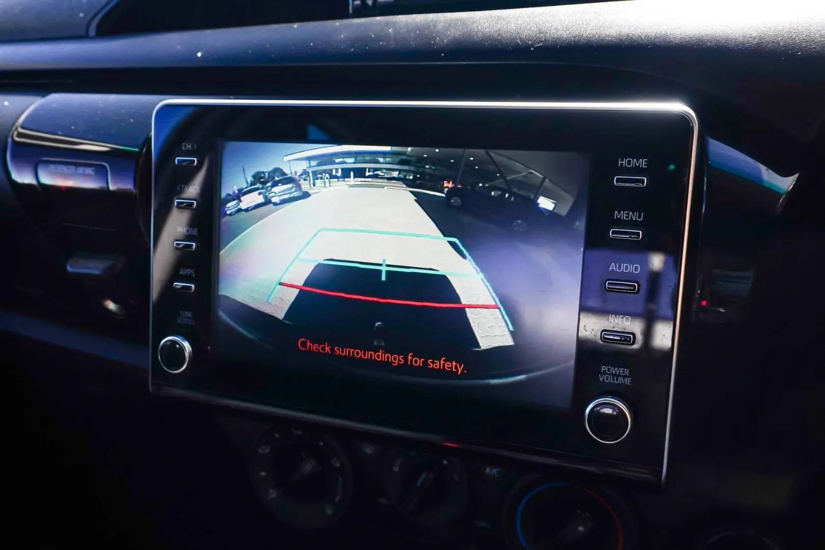 2021 Toyota Hilux Gallery Image 25