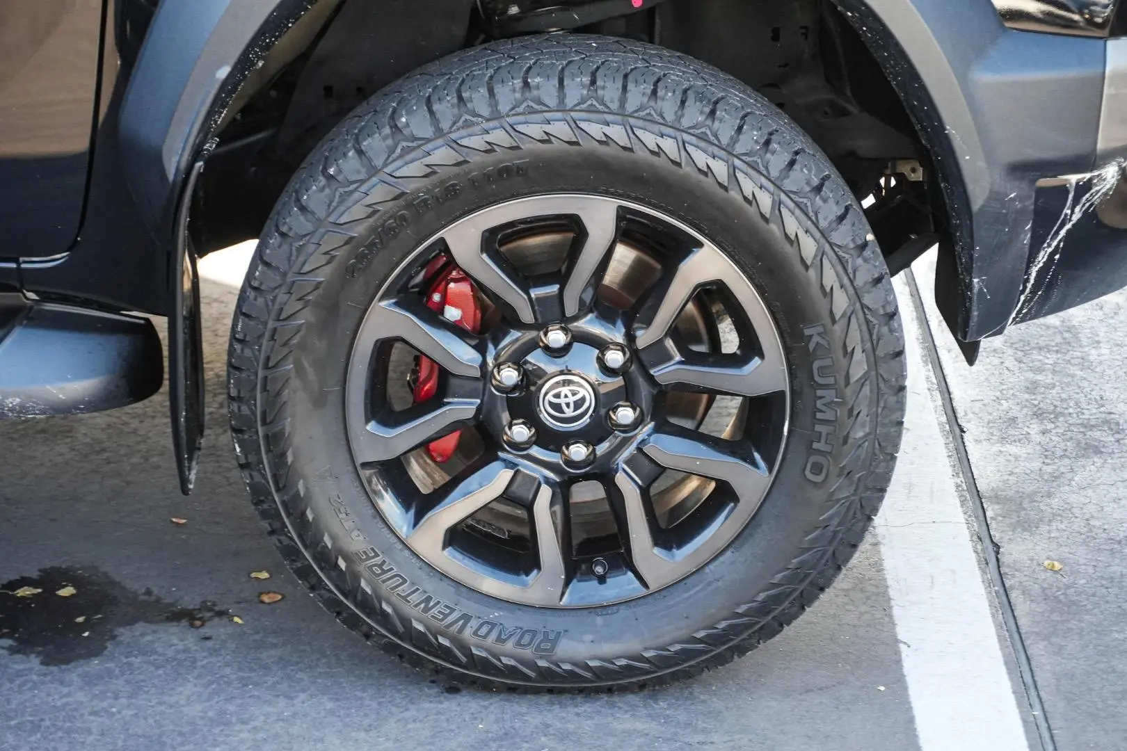2023 Toyota Hilux Gallery Image 12