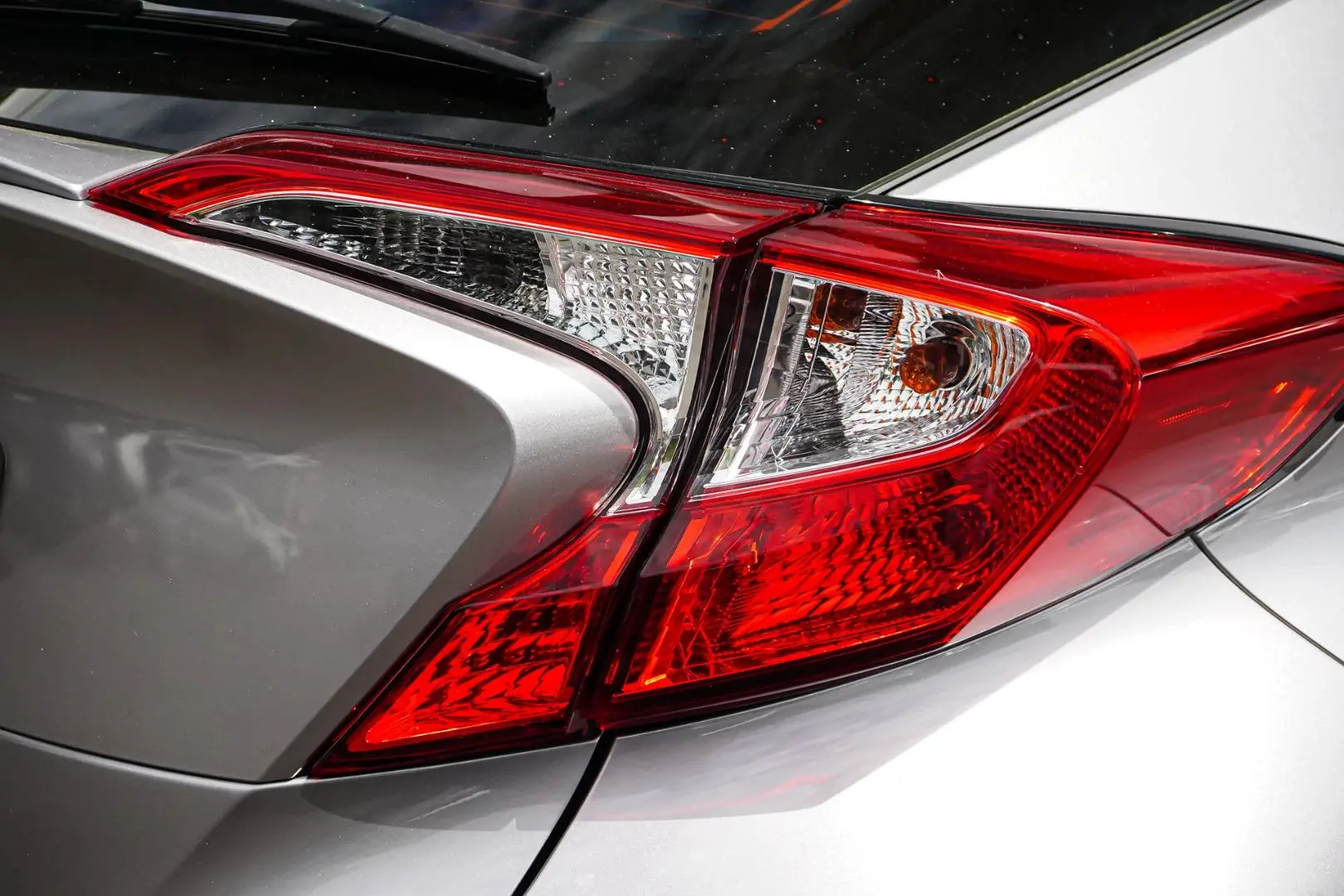 2017 Toyota C-HR Gallery Image 15