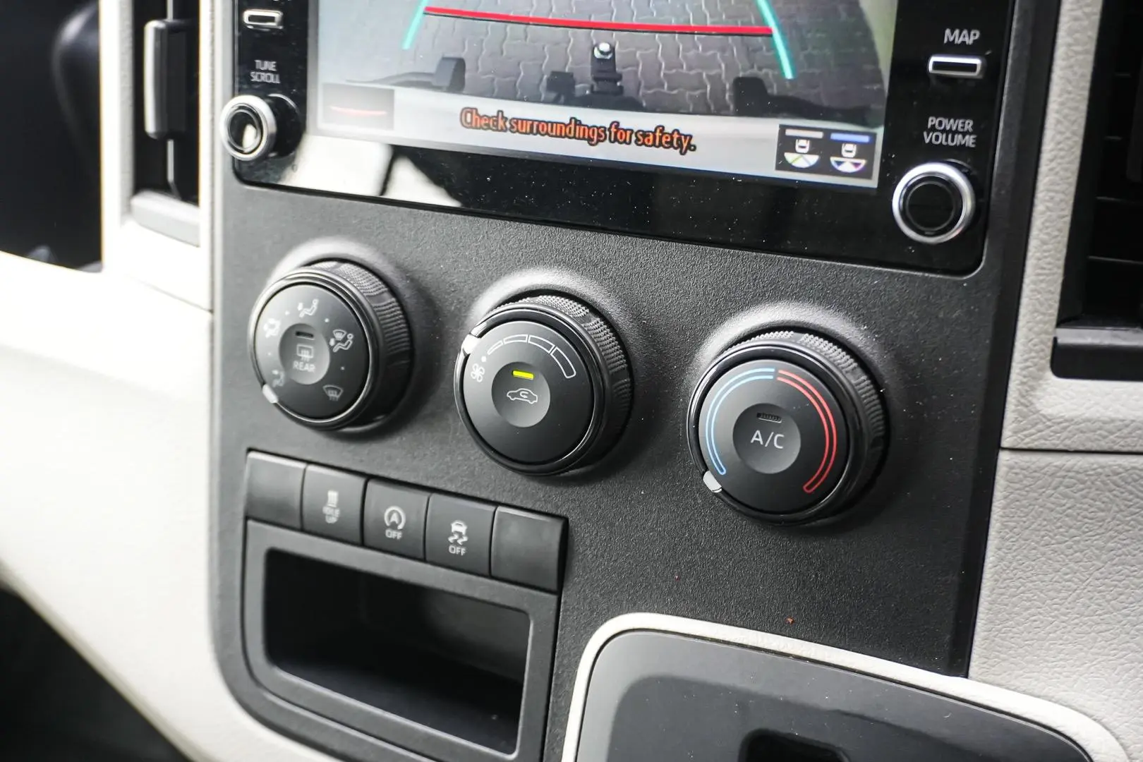 2021 Toyota Hiace Gallery Image 22