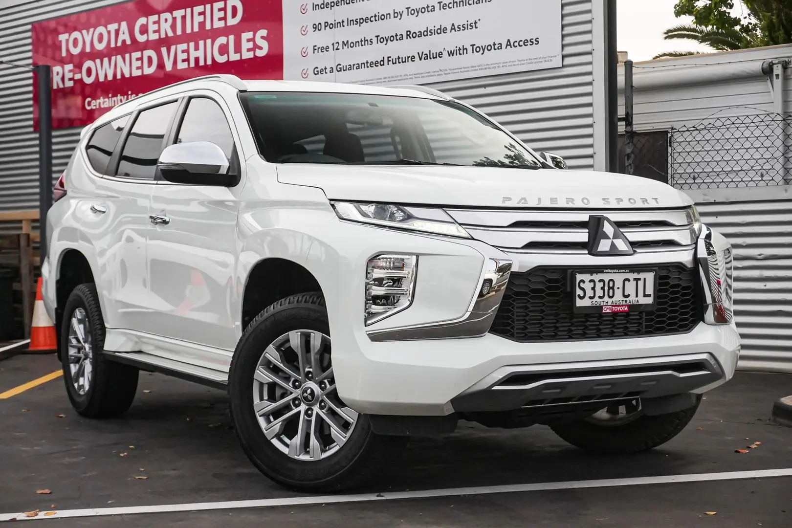 2022 Mitsubishi Pajero Sport Gallery Image 2