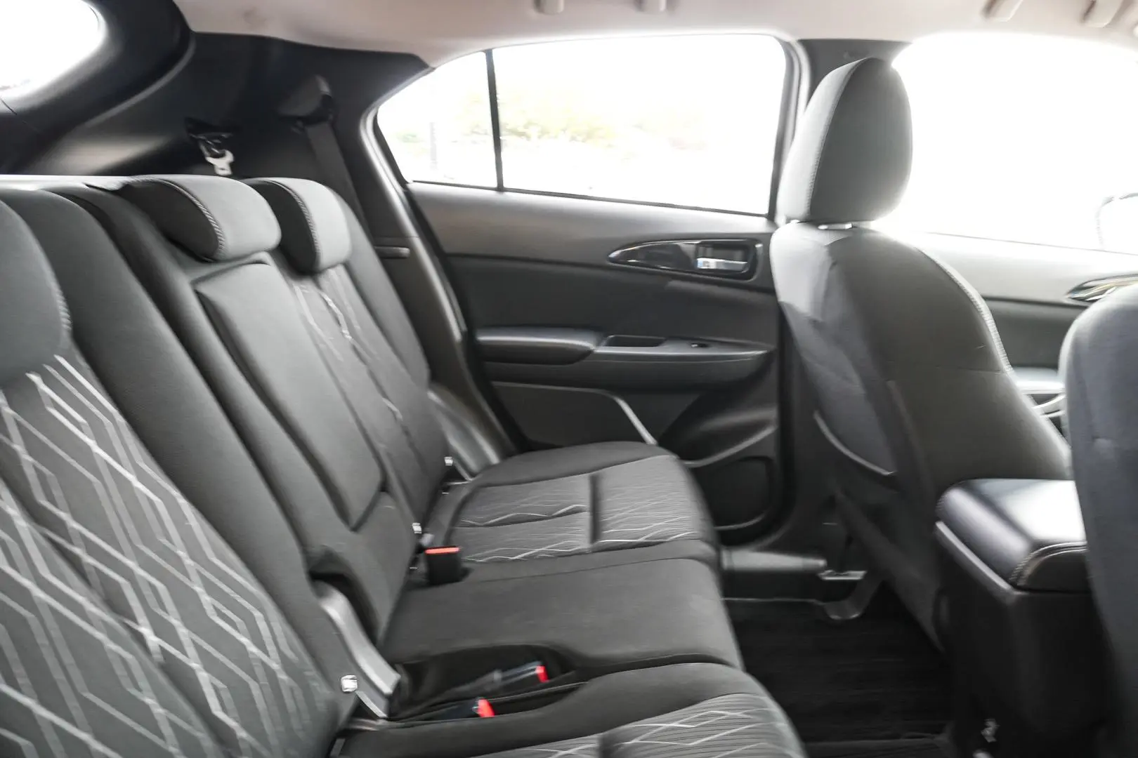 2019 Mitsubishi Eclipse Cross Gallery Image 14