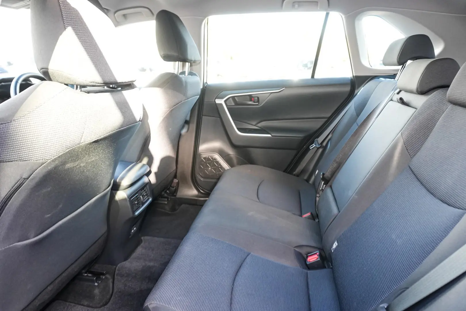 2025 Toyota RAV4 Gallery Image 13