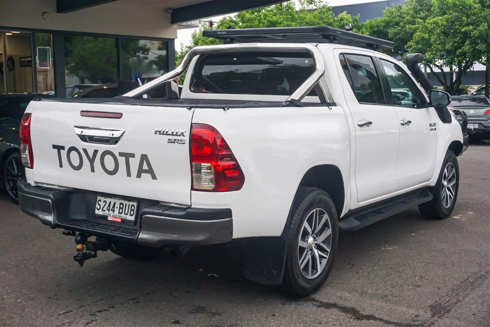 2018 Toyota Hilux Image 2