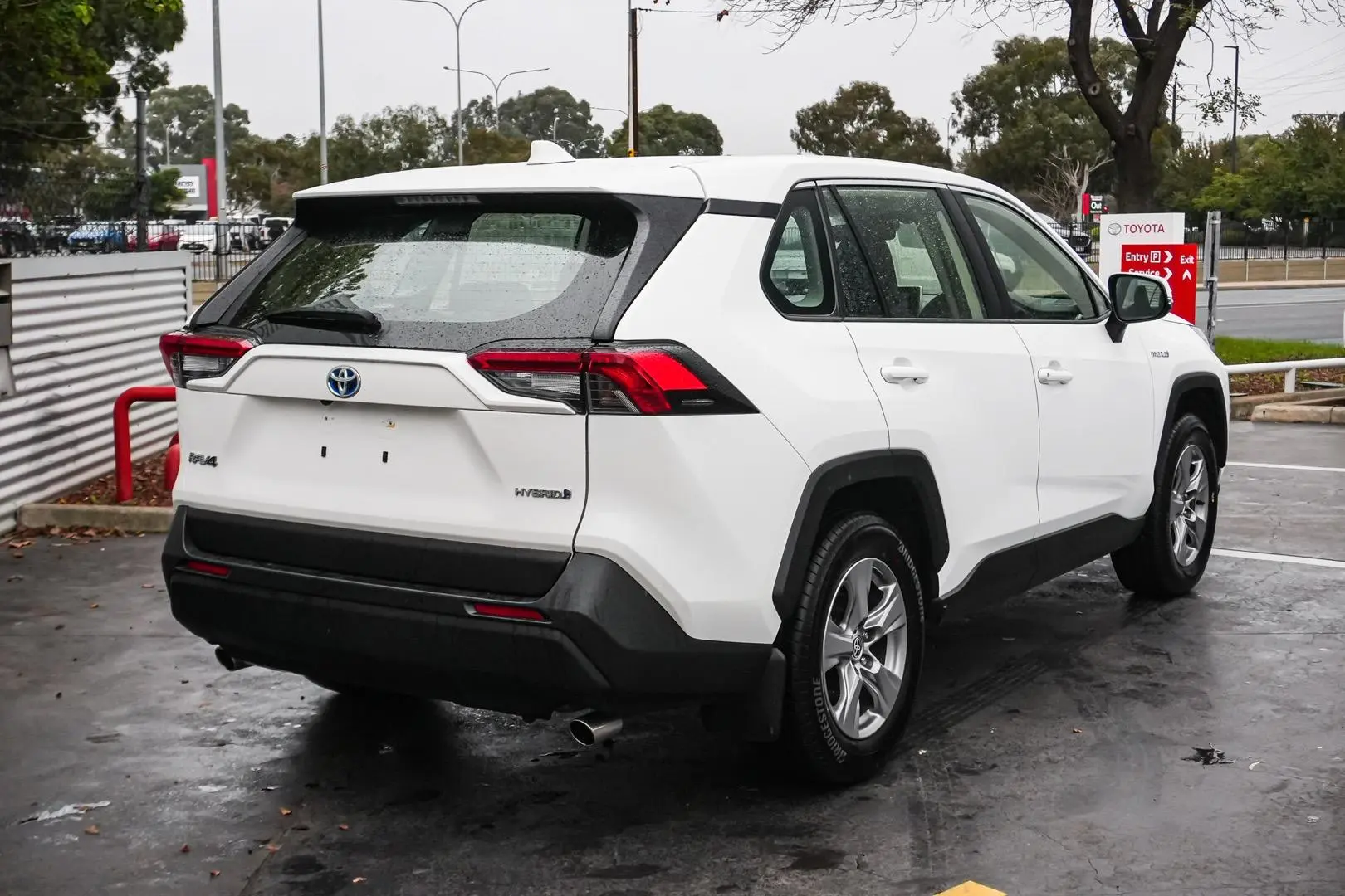 2024 Toyota RAV4 Gallery Image 3