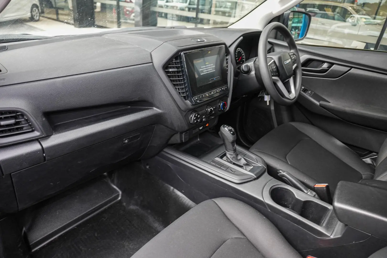 2021 Isuzu D-MAX Gallery Image 8