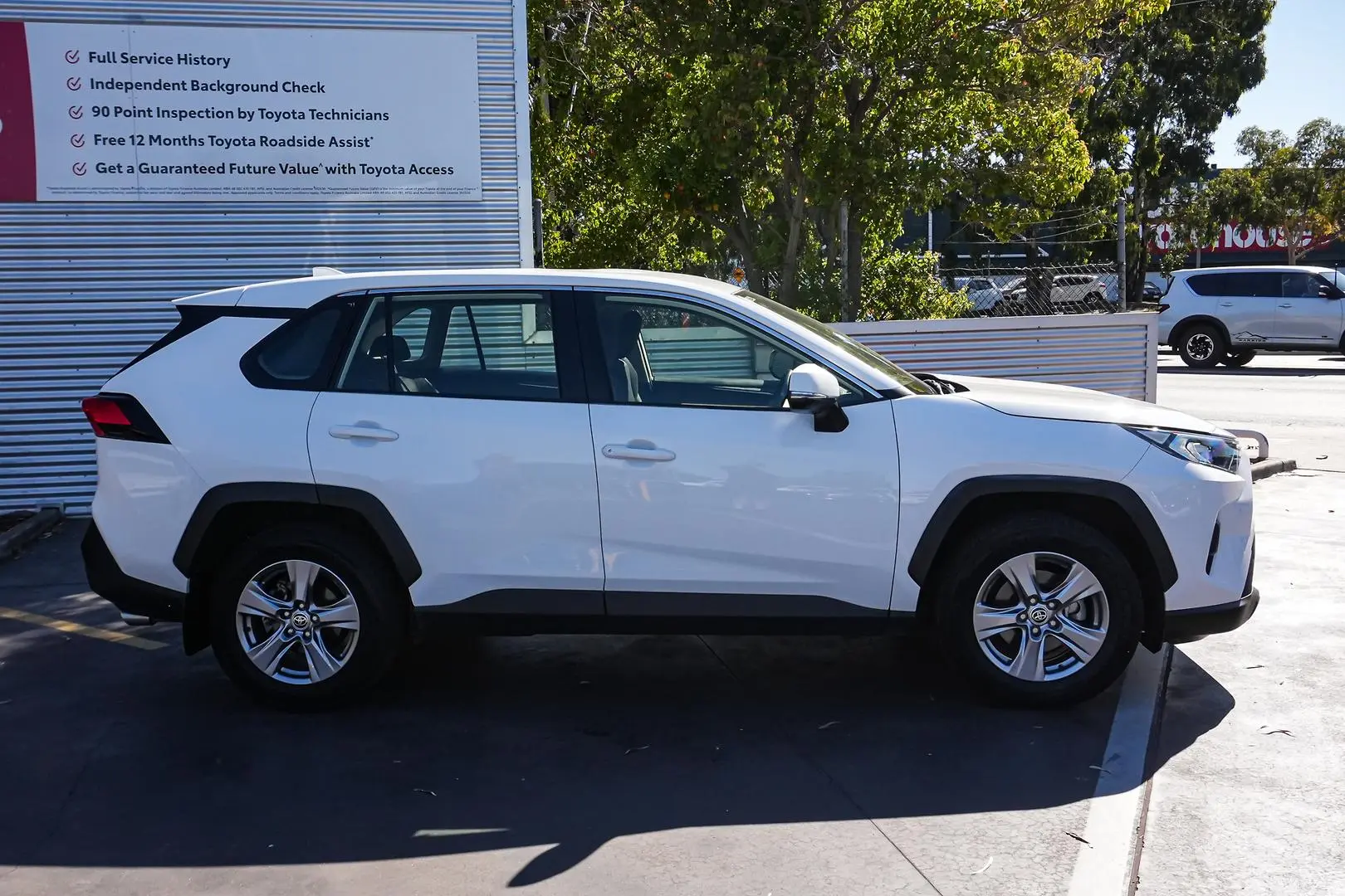 2022 Toyota RAV4 Gallery Image 4