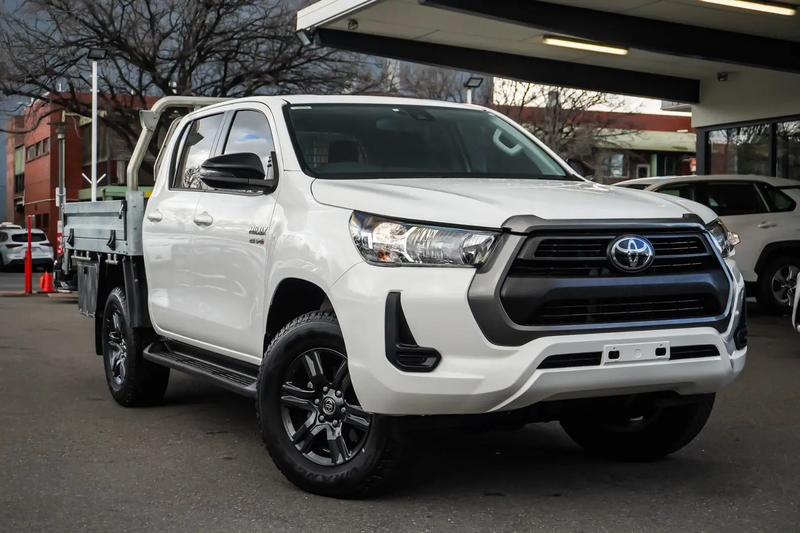 2023 Toyota Hilux Gallery Image 2