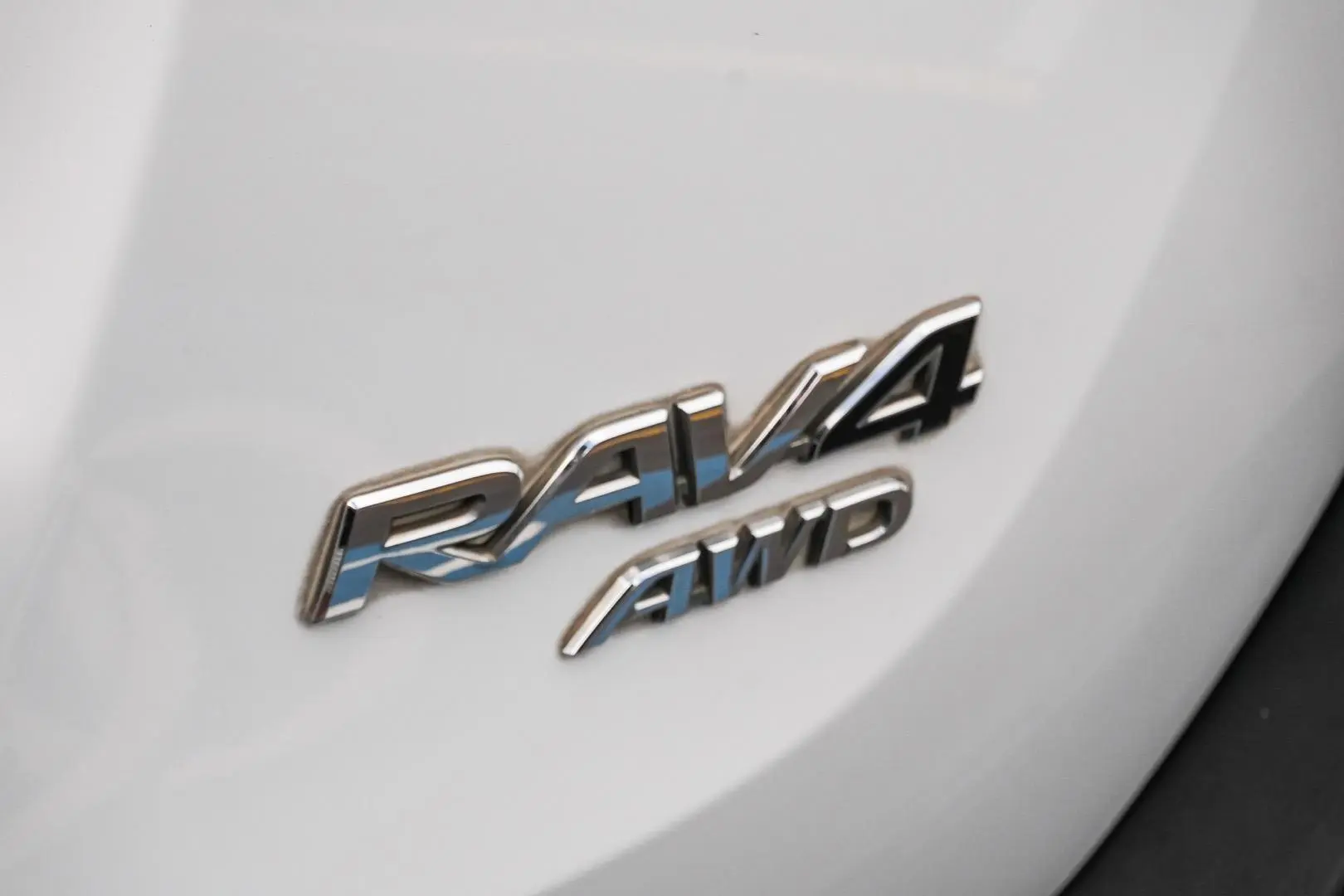 2013 Toyota RAV4 Gallery Image 15