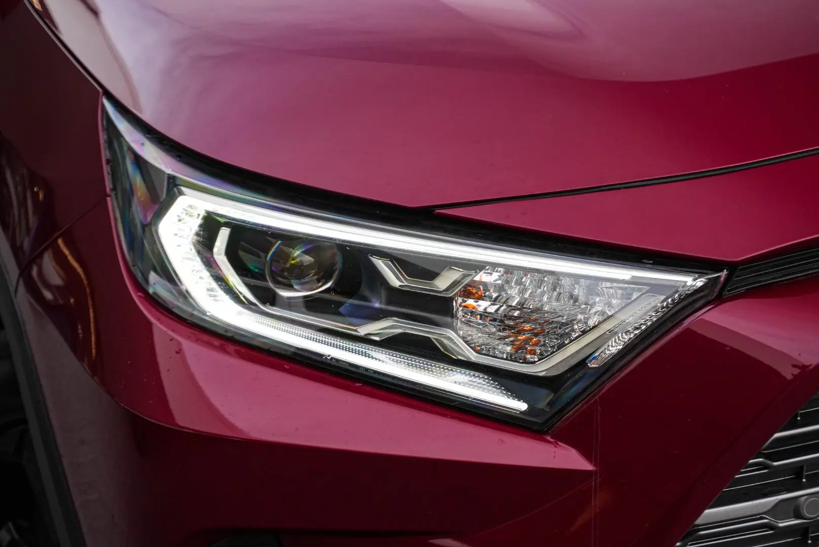 2019 Toyota RAV4 Gallery Image 12