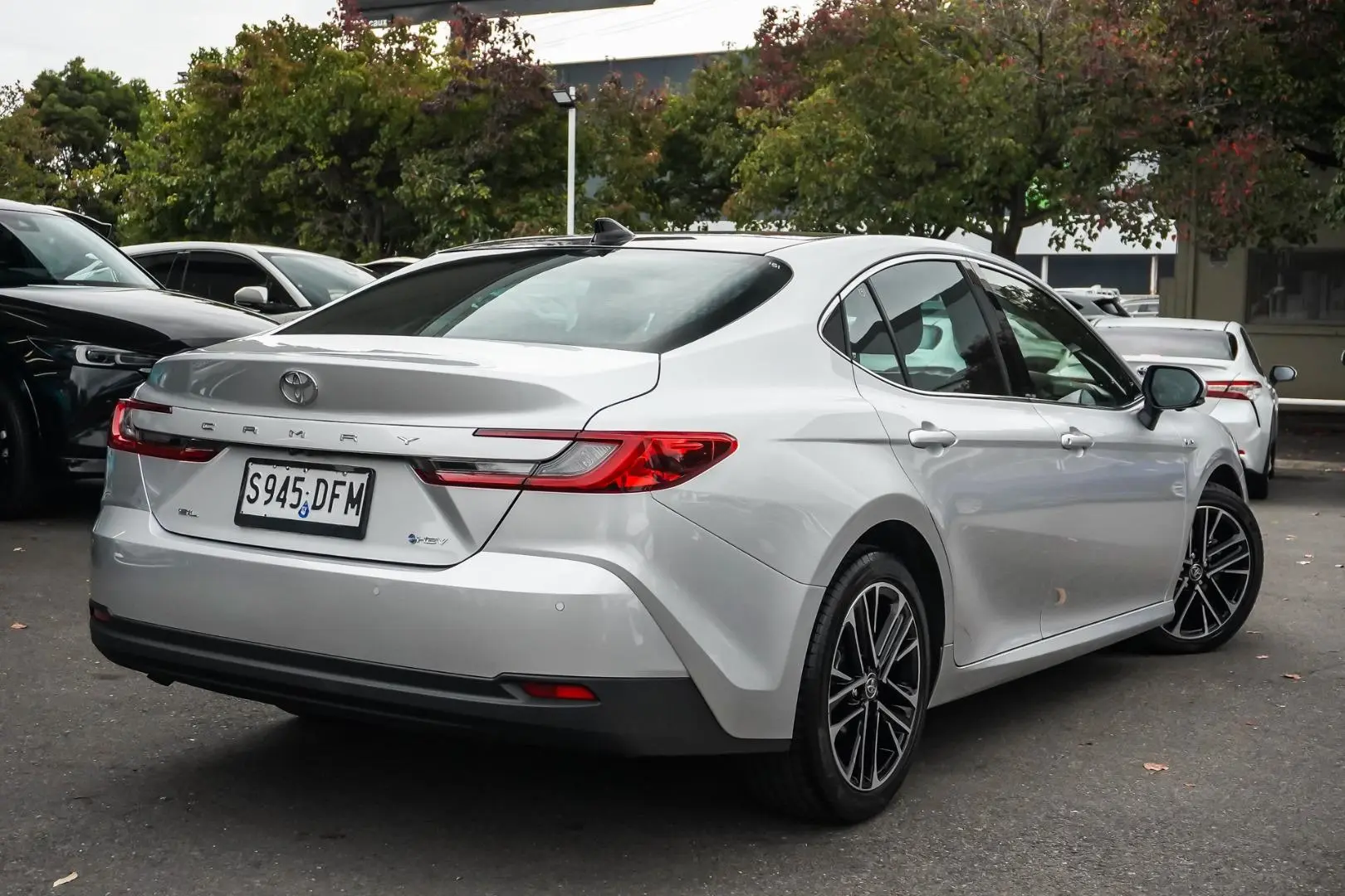 2025 Toyota Camry Gallery Image 3