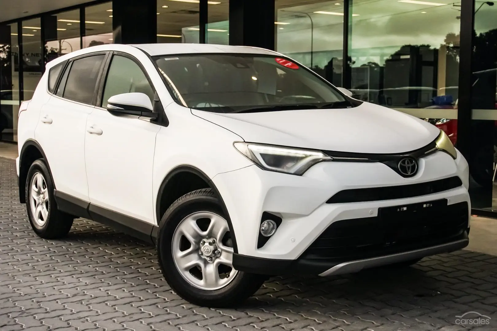 2018 Toyota RAV4 Image 1