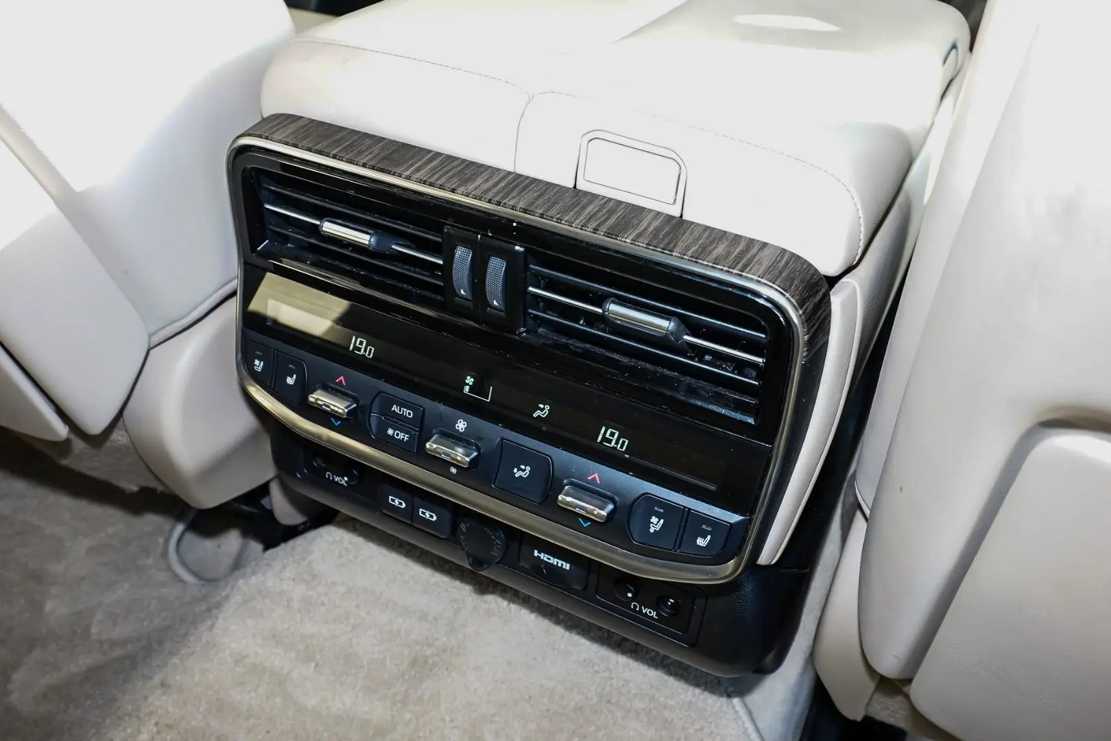2022 Toyota Landcruiser Gallery Image 10
