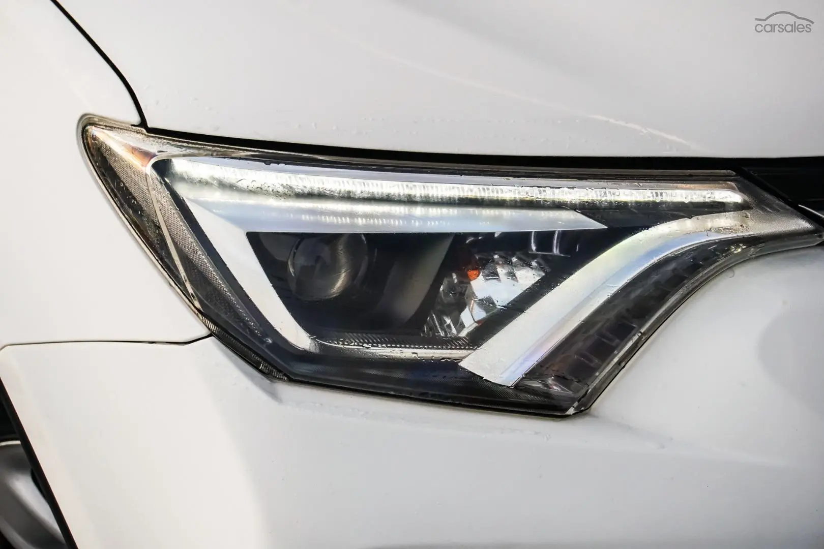 2018 Toyota RAV4 Image 11