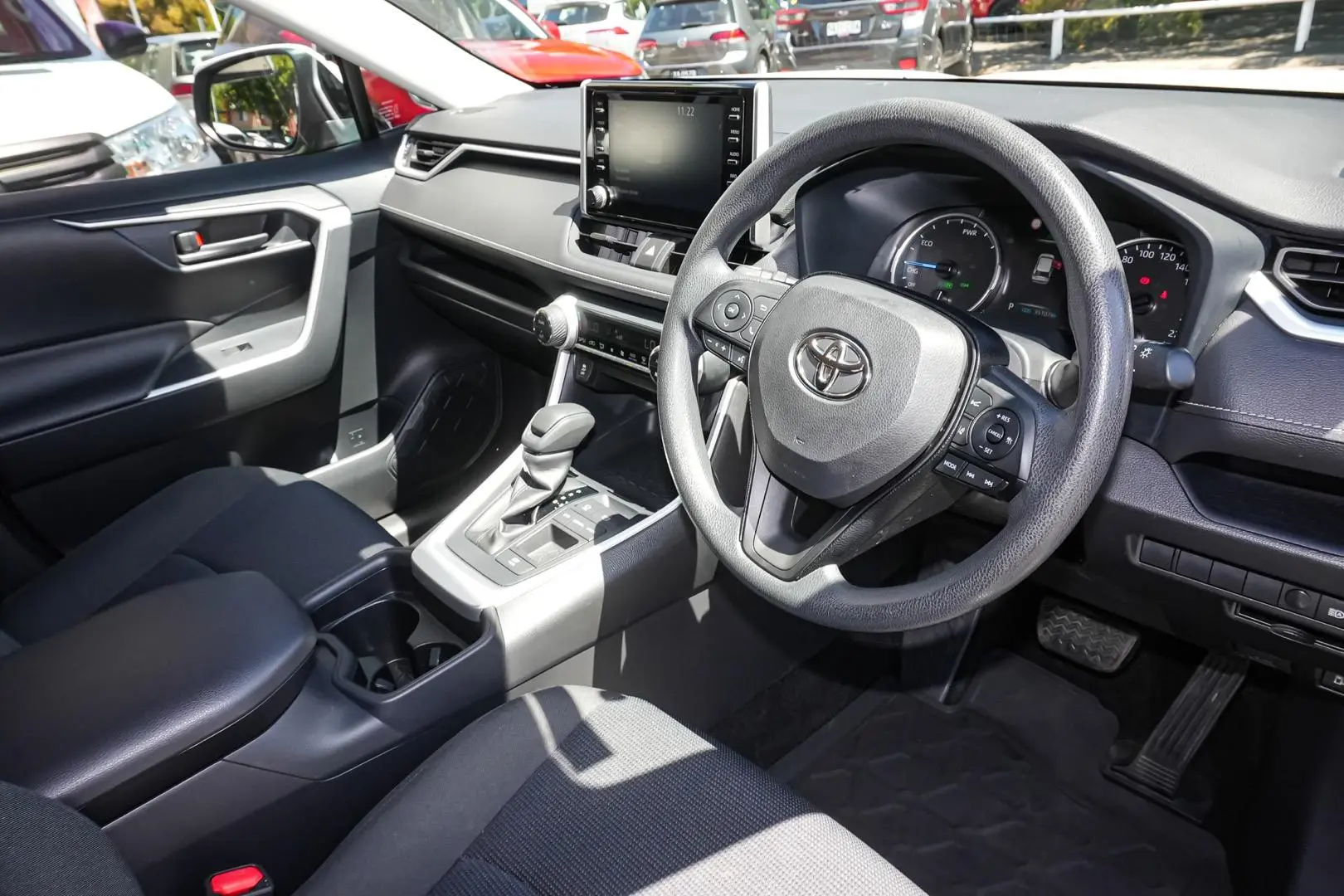 2019 Toyota RAV4 Gallery Image 6