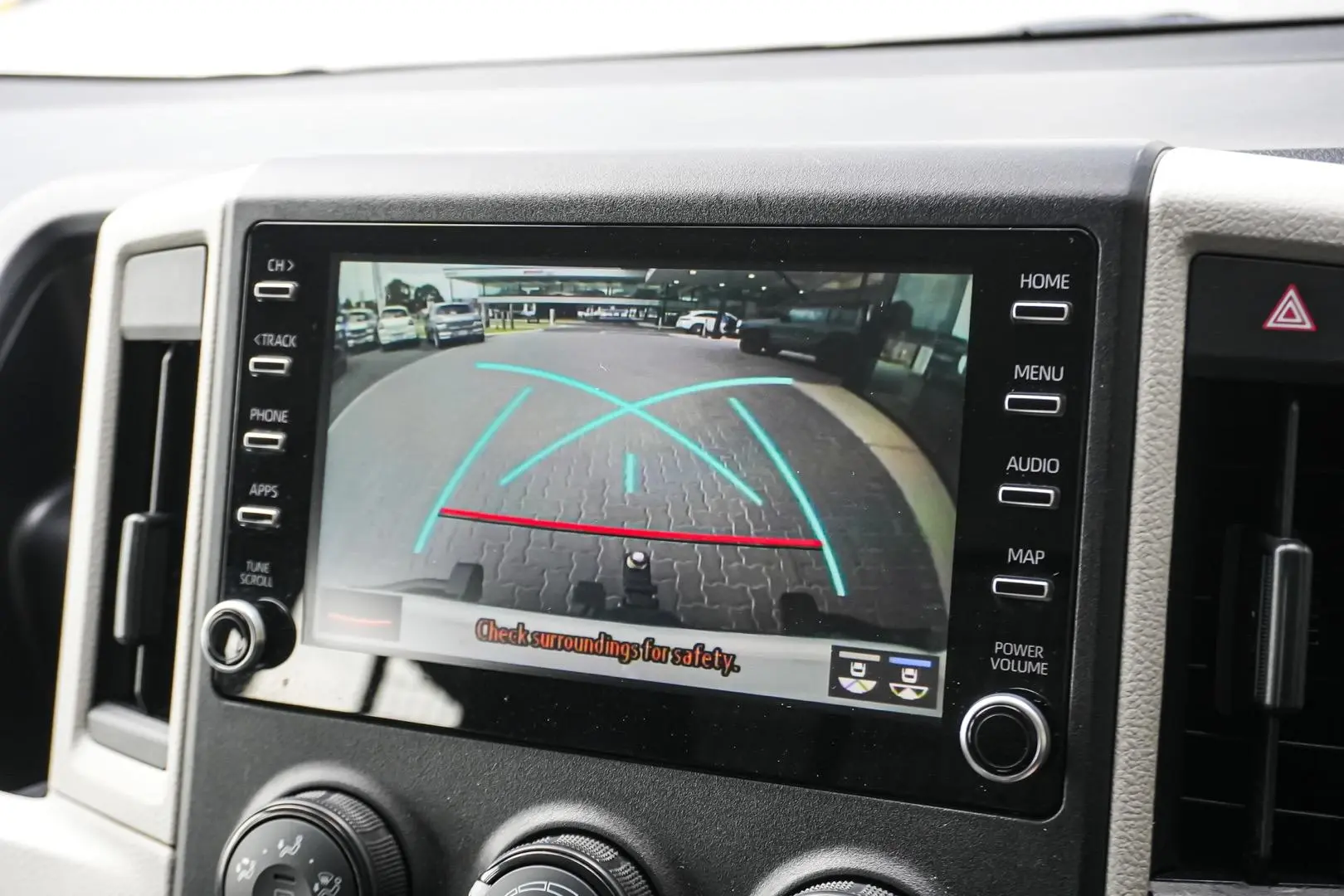 2021 Toyota Hiace Gallery Image 21