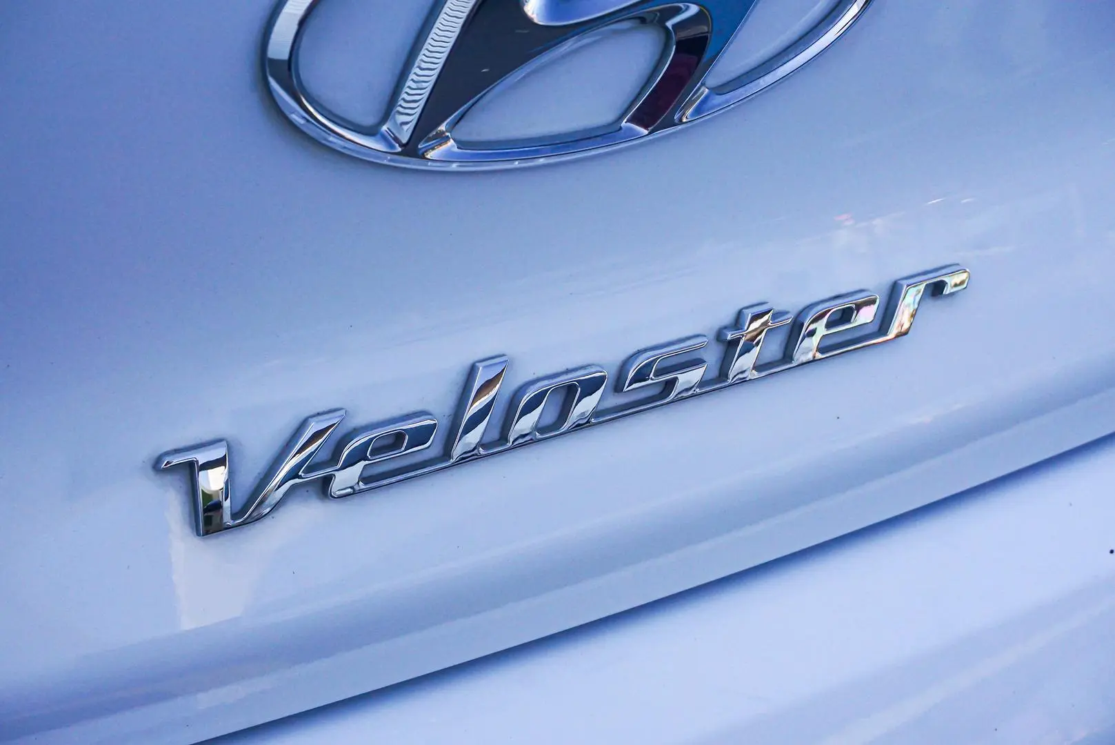 2019 Hyundai Veloster Gallery Image 13