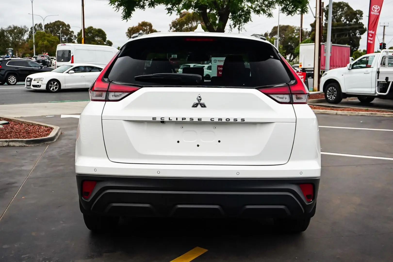 2023 Mitsubishi Eclipse Cross Gallery Image 6