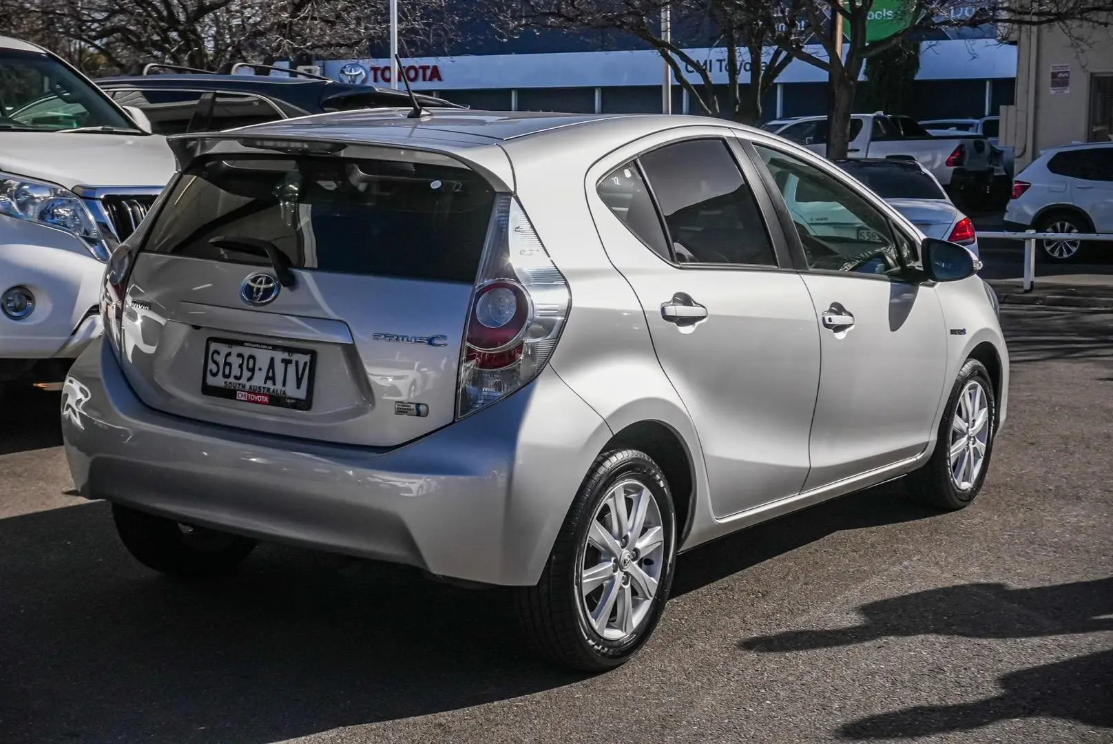 2012 Toyota Prius C Gallery Image 2