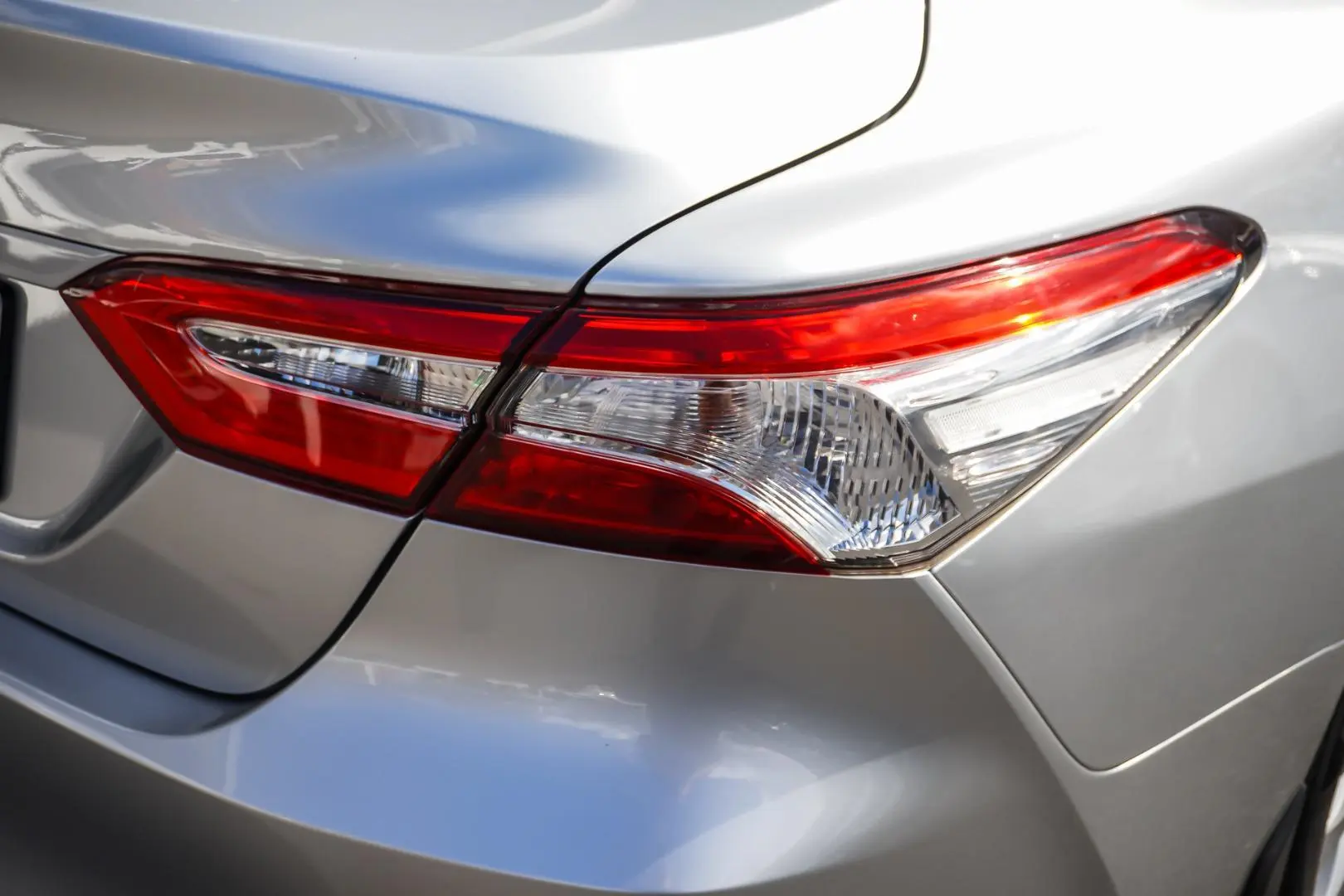 2019 Toyota Camry Gallery Image 13