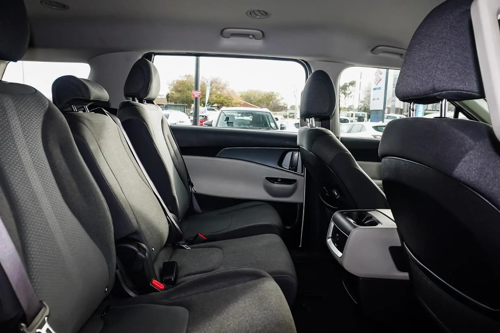 2022 Kia Carnival Gallery Image 7