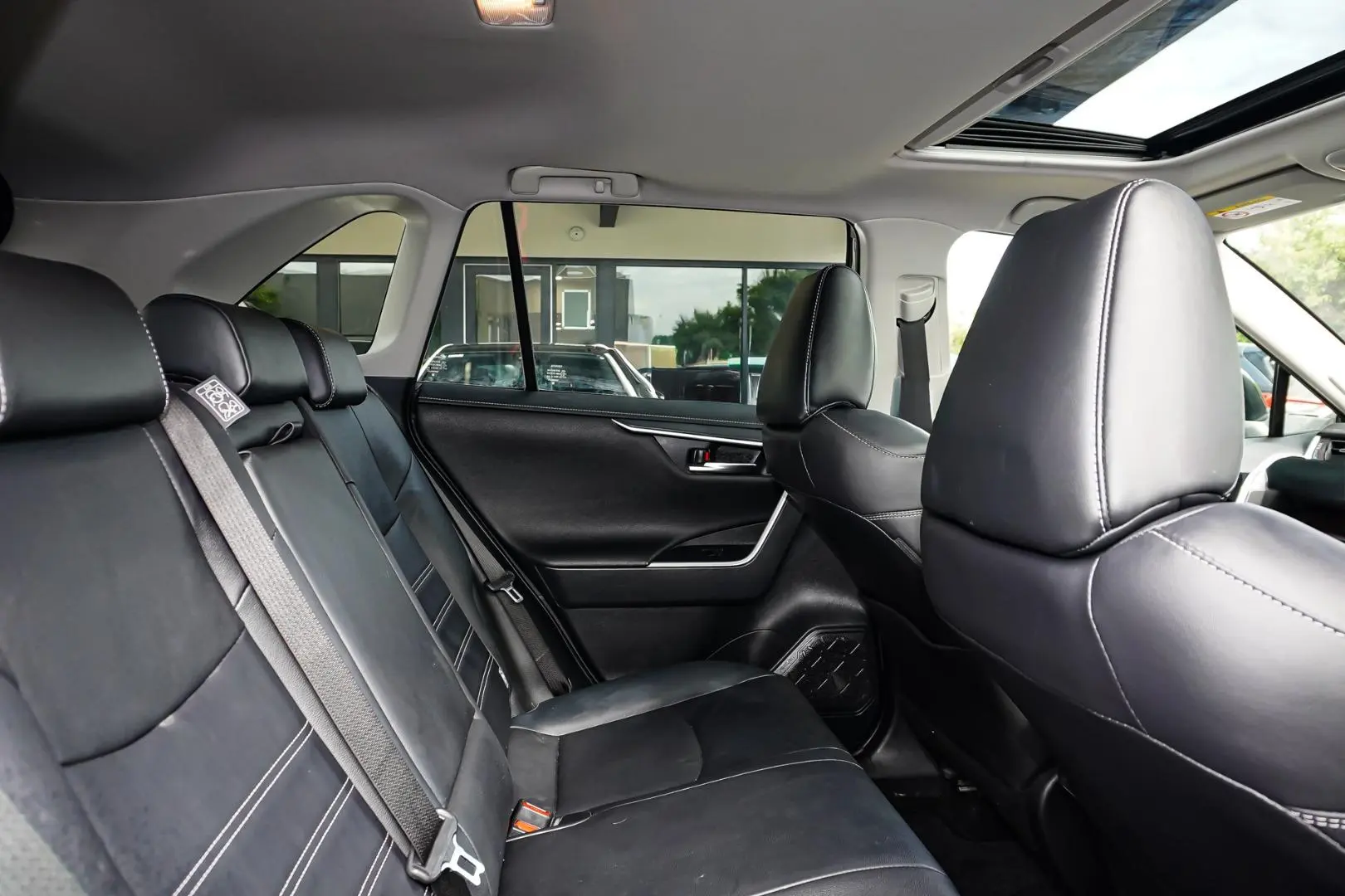 2021 Toyota RAV4 Gallery Image 7