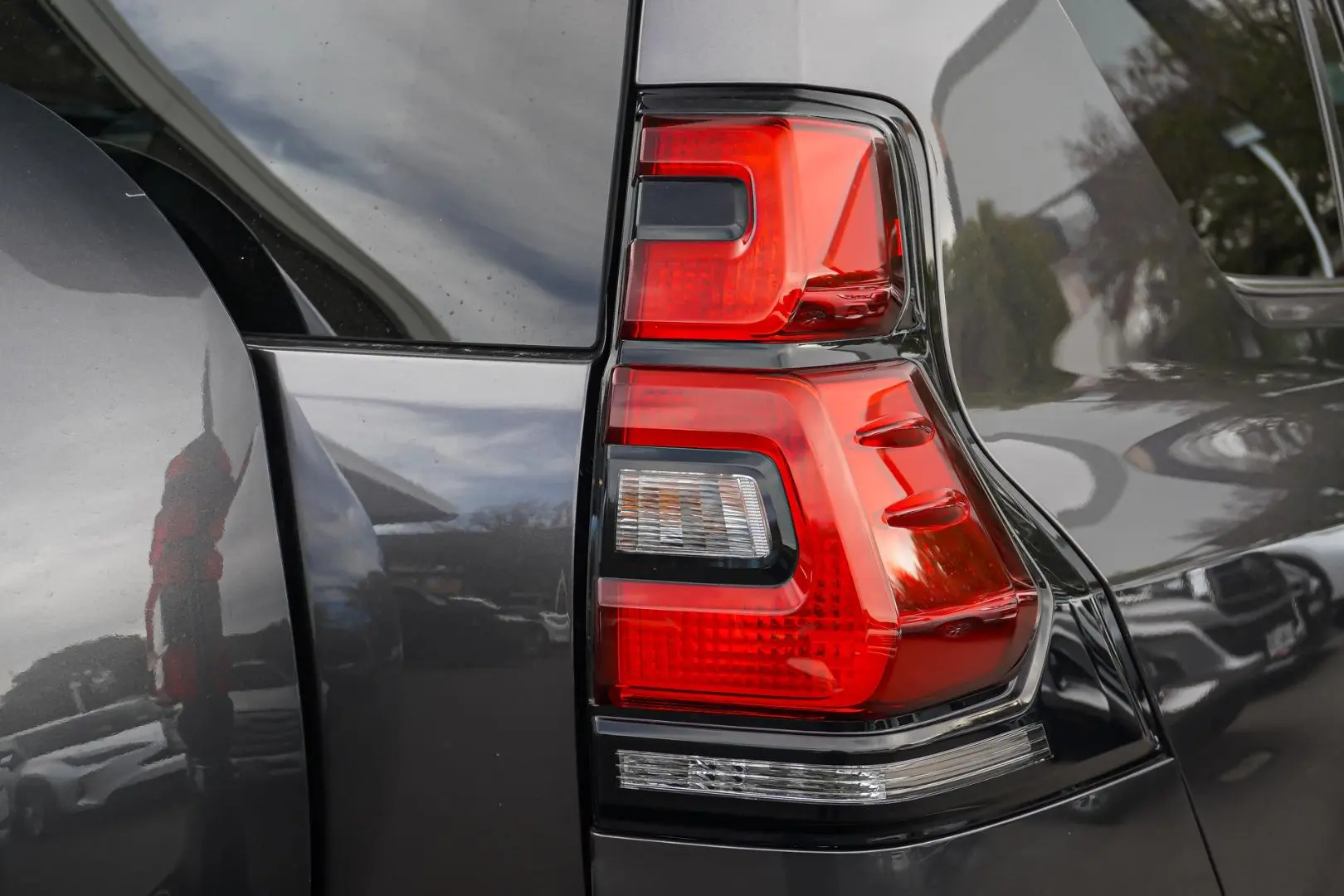 2022 Toyota Landcruiser Prado Gallery Image 13