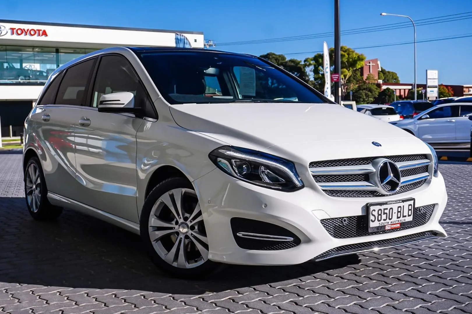2016 Mercedes-Benz B-Class Gallery Image 1