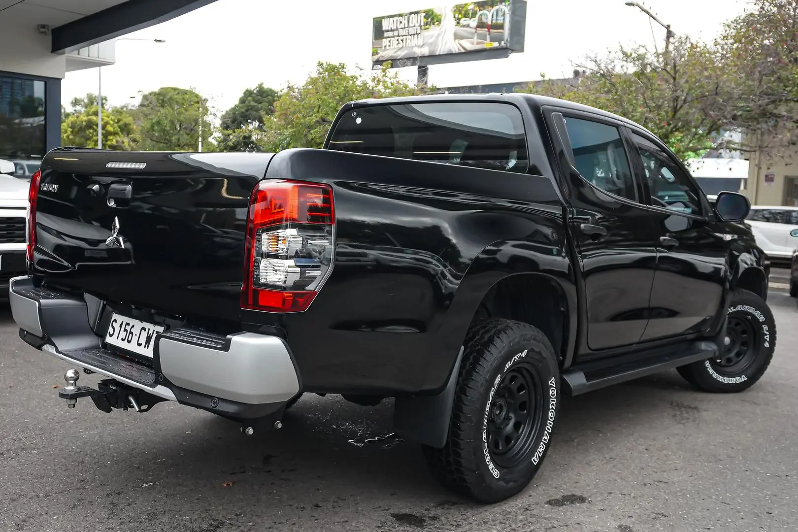 2023 Mitsubishi Triton Gallery Image 3