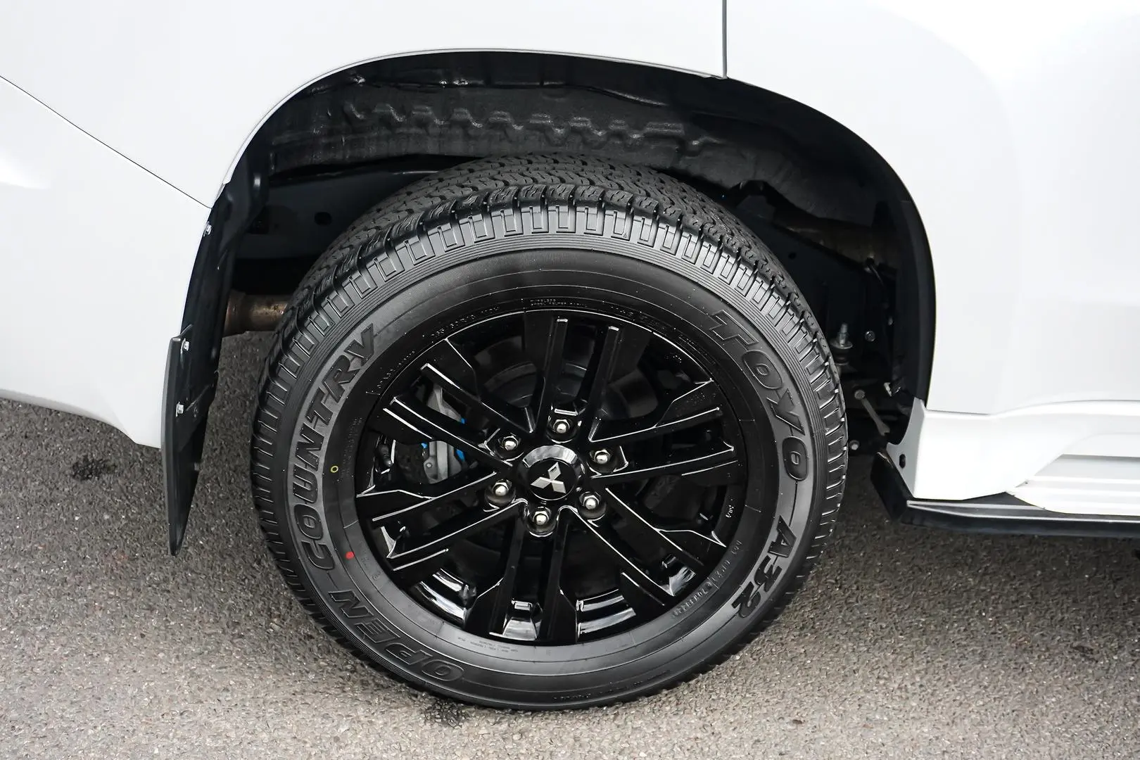 2022 Mitsubishi Pajero Sport Gallery Image 18