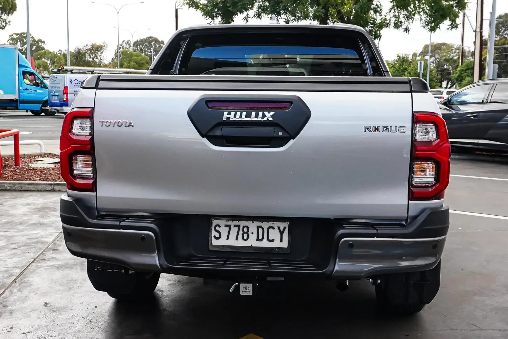 2024 Toyota Hilux Gallery Image 6