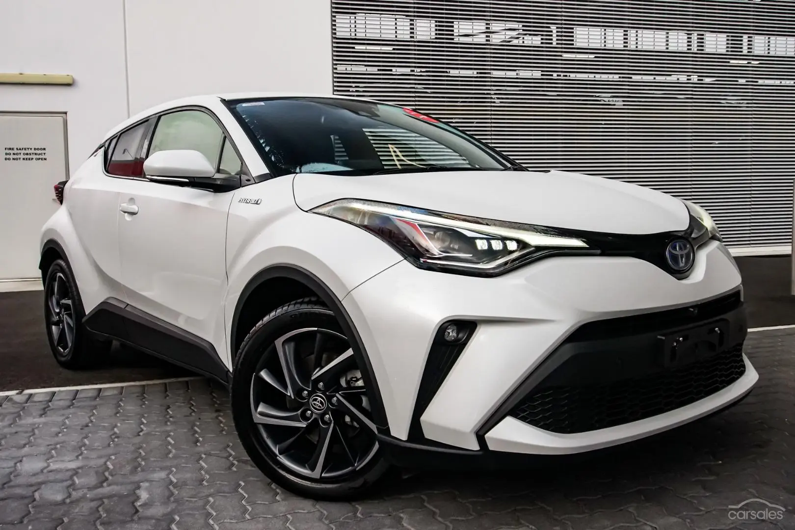 2022 Toyota C-HR Image 1