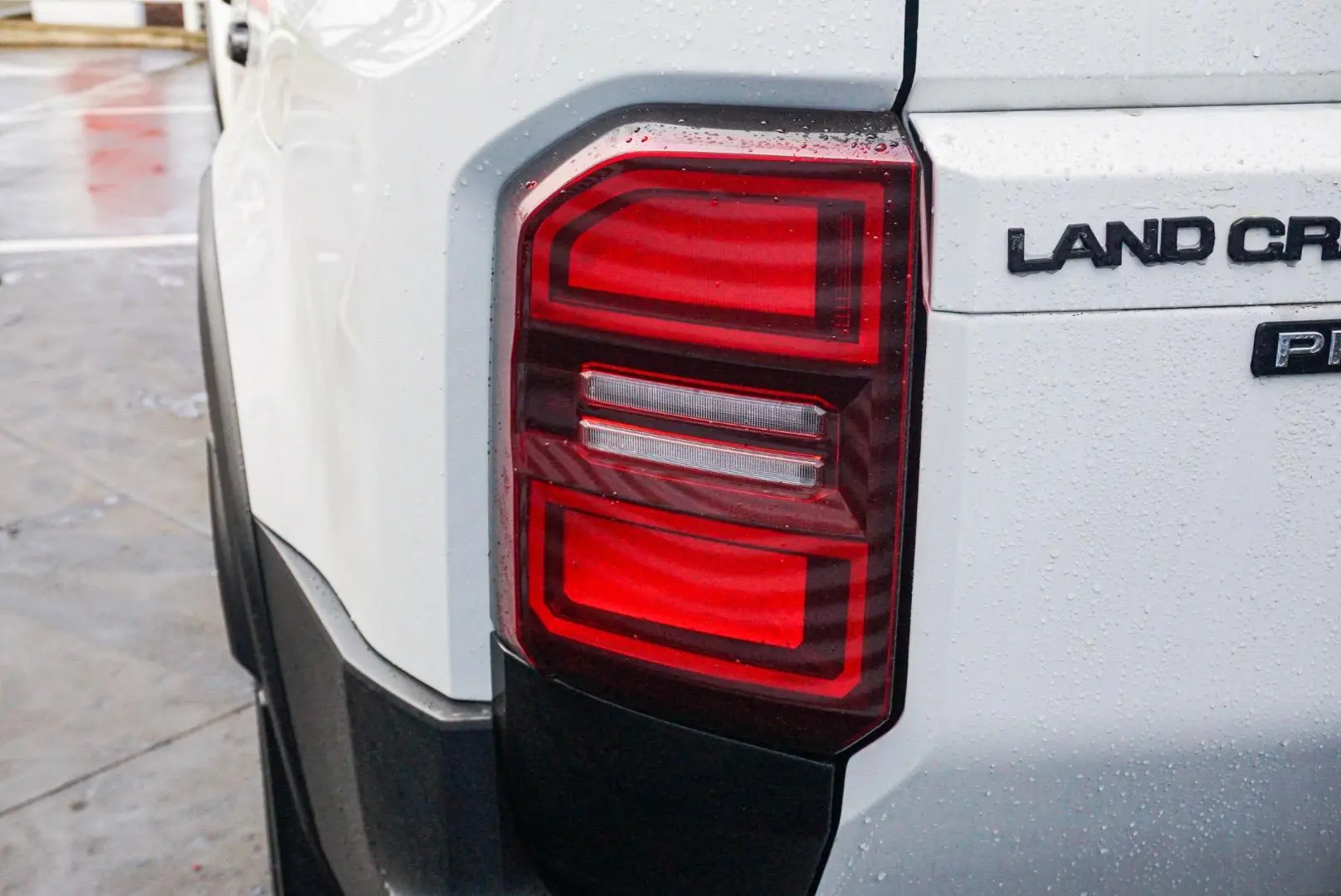 2025 Toyota Landcruiser Prado Gallery Image 14