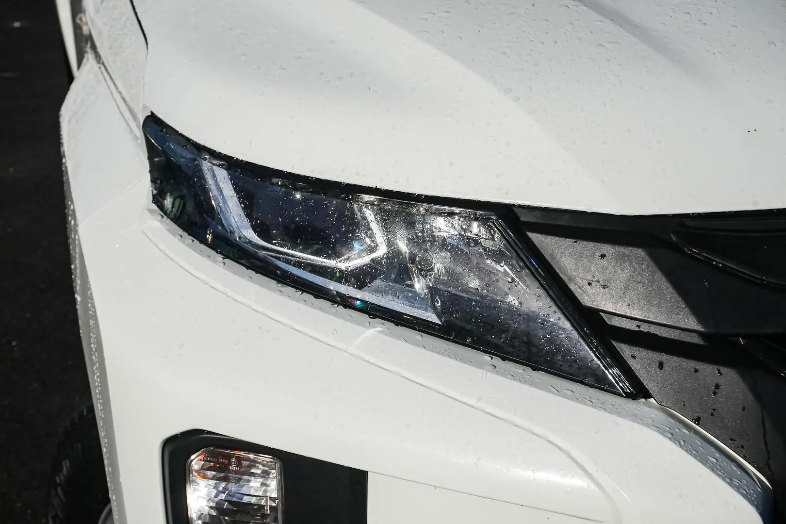 2019 Mitsubishi Triton Gallery Image 12