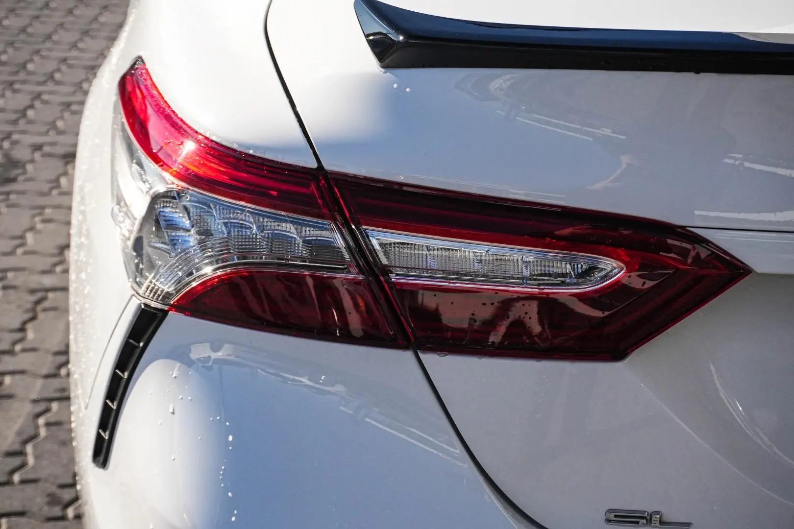 2019 Toyota Camry Gallery Image 14