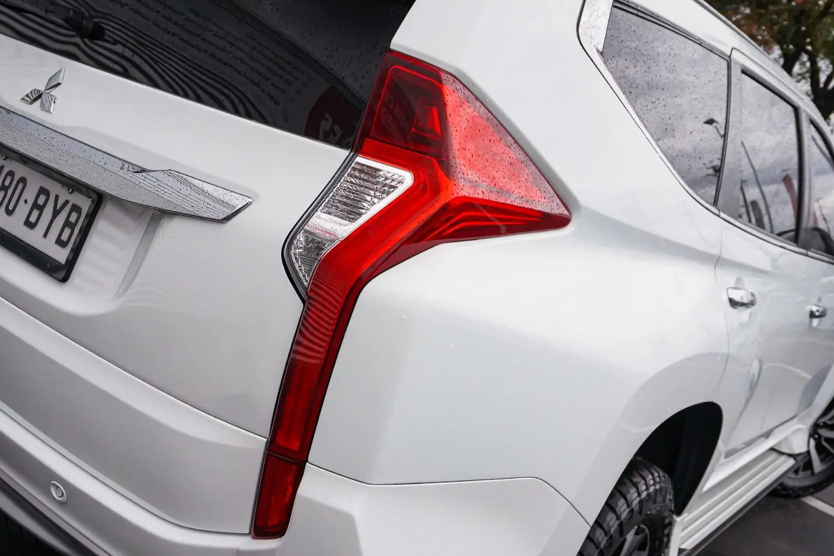 2018 Mitsubishi Pajero Sport Gallery Image 14