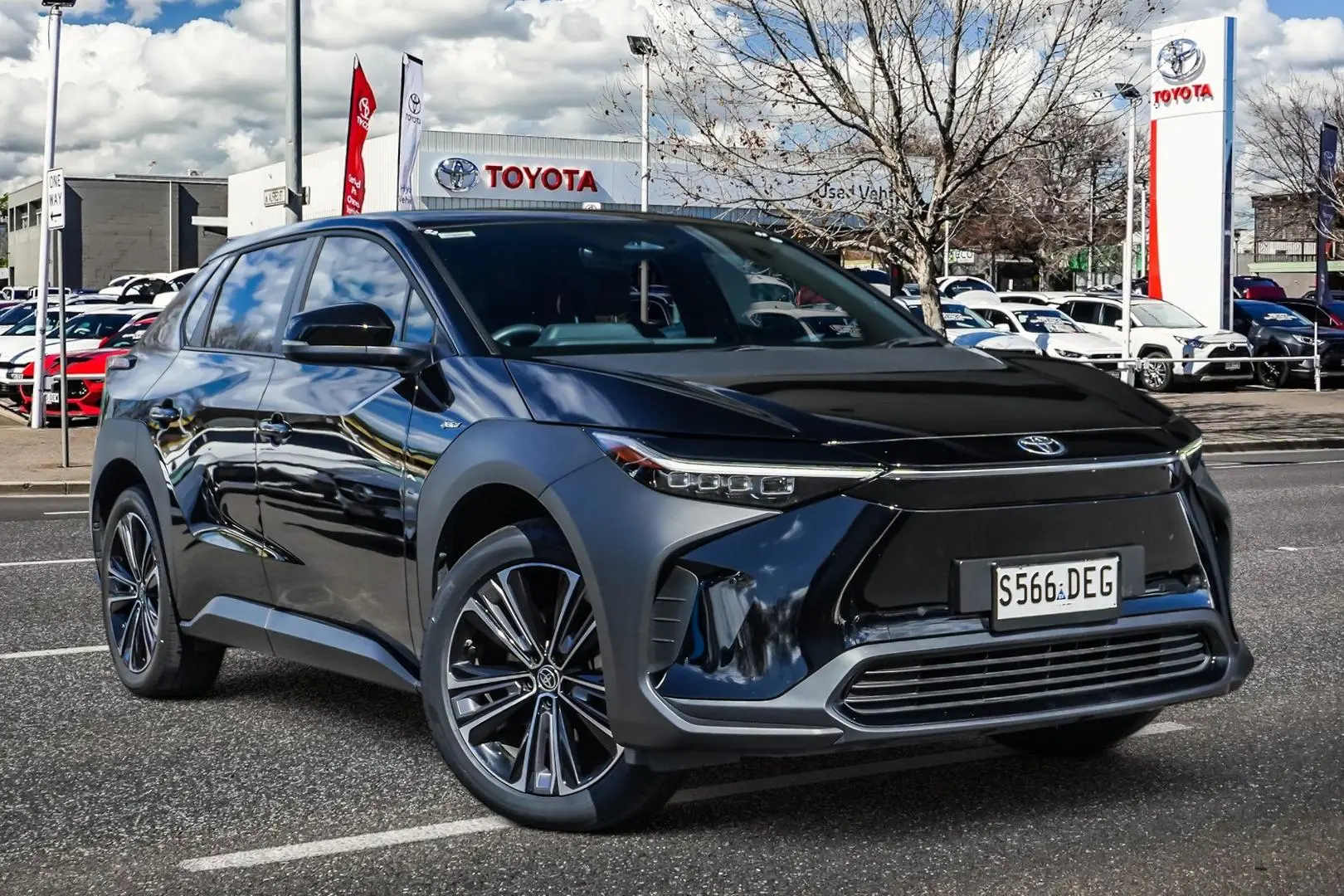 2024 Toyota bZ4X Image