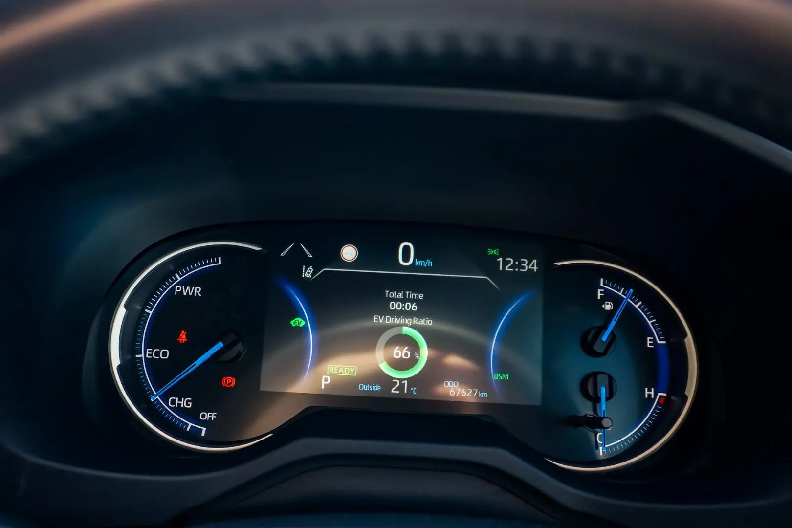 2023 Toyota RAV4 Gallery Image 17
