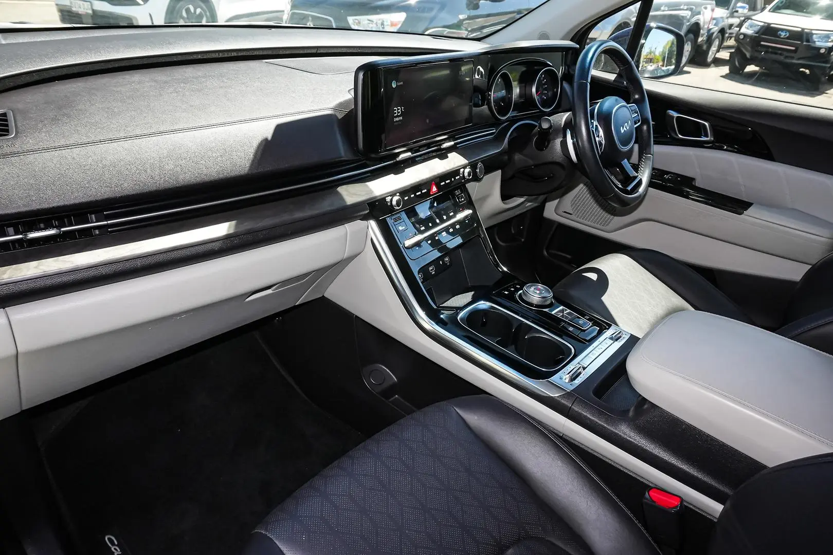 2022 Kia Carnival Gallery Image 11