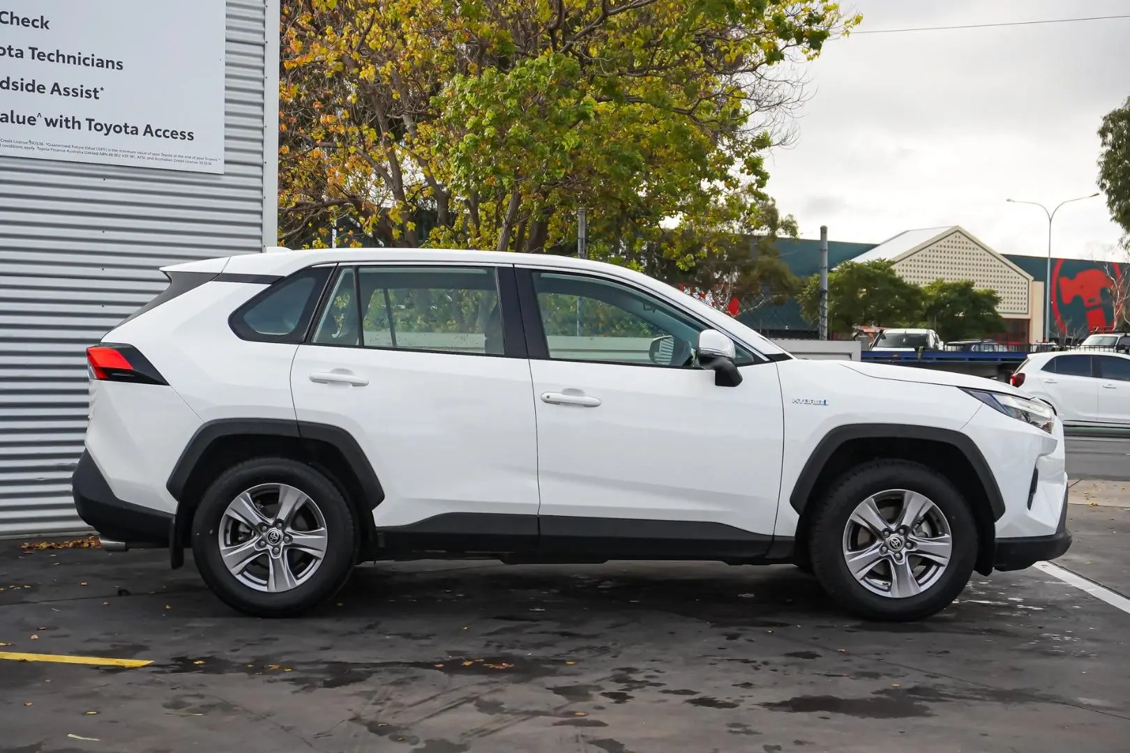 2024 Toyota RAV4 Gallery Image 4