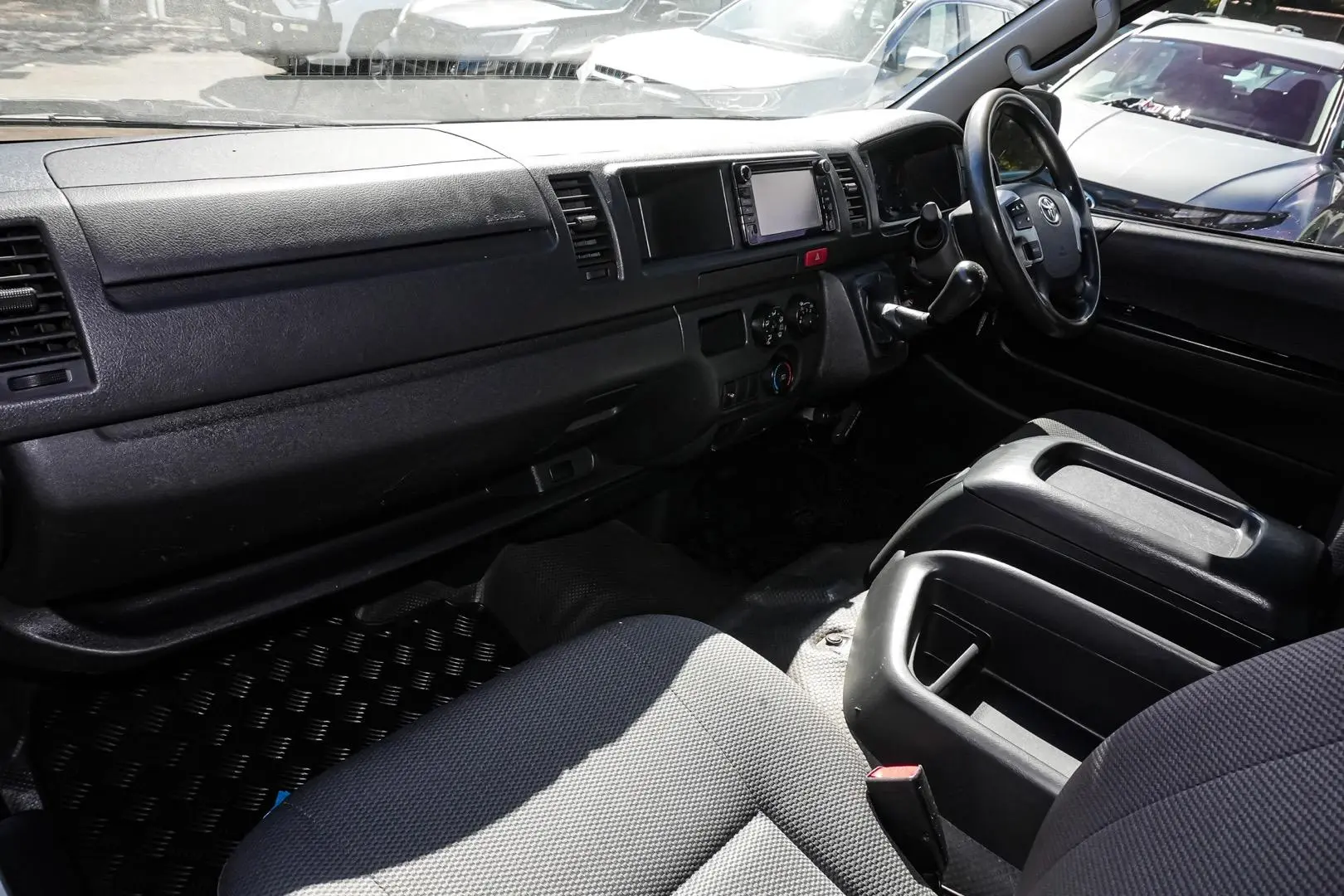 2017 Toyota Hiace Gallery Image 12