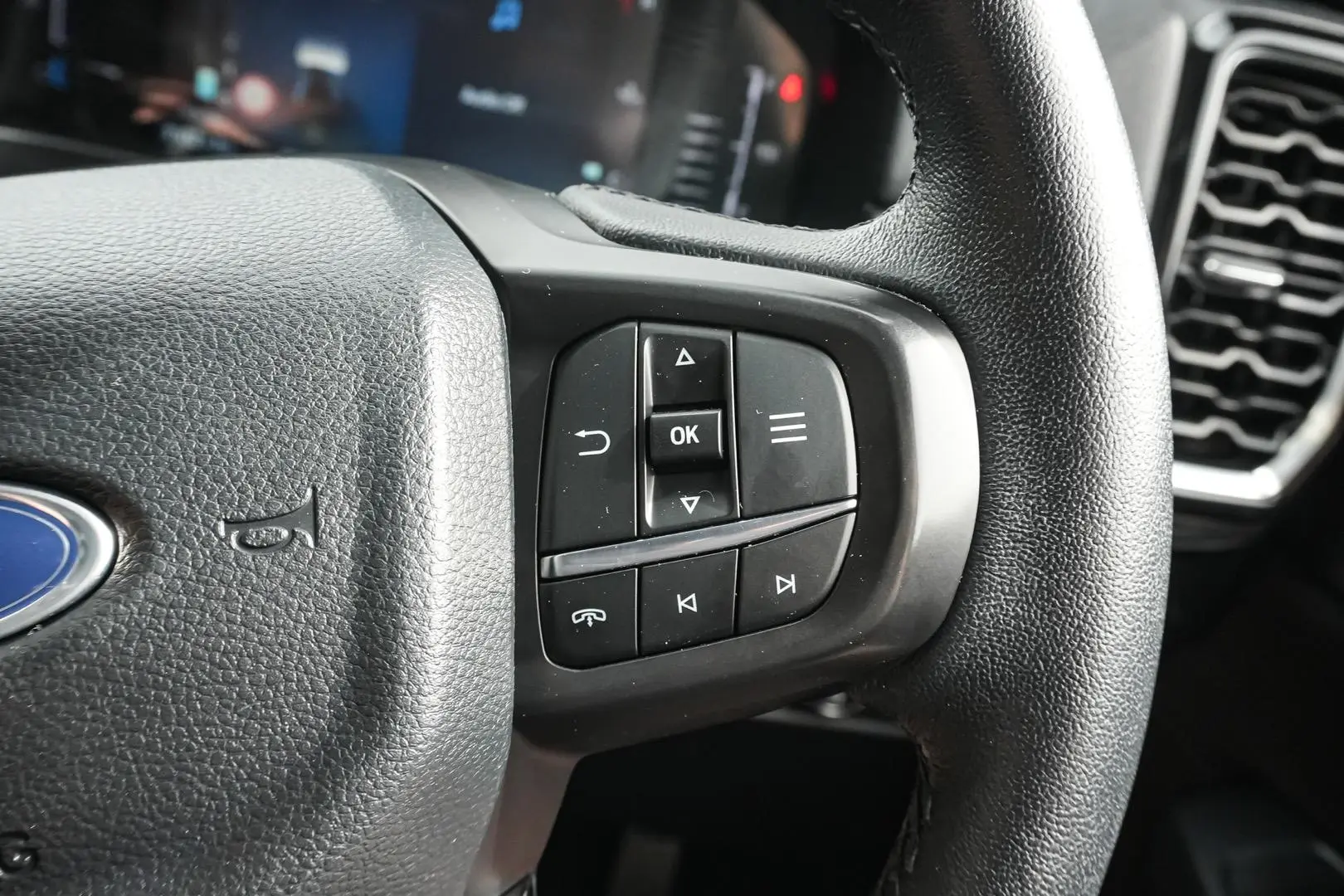 2024 Ford Everest Gallery Image 21