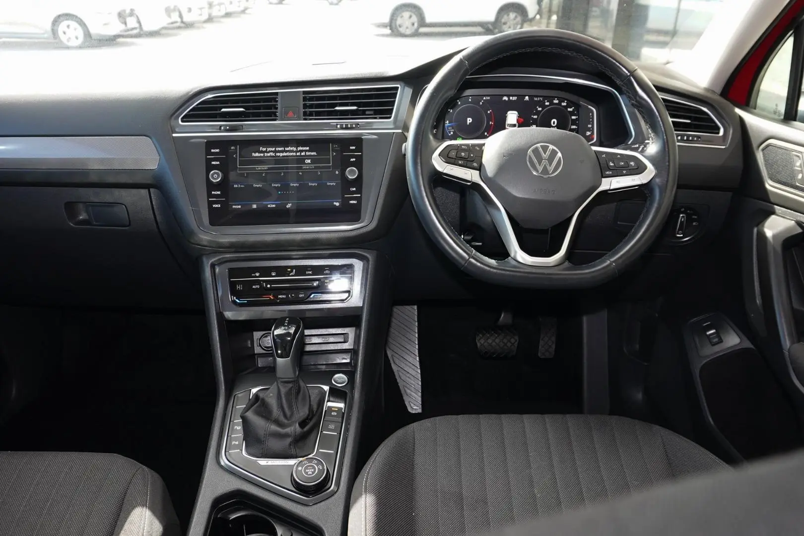 2022 Volkswagen Tiguan Gallery Image 9